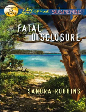 Sandra Robbins Fatal Disclosure обложка книги