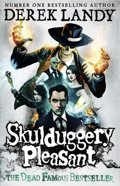 Derek Landy Skulduggery Pleasant обложка книги