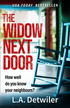 L.A. Detwiler The Widow Next Door обложка книги