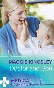 Maggie Kingsley Doctor And Son обложка книги