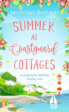 Jennifer Bohnet Summer at Coastguard Cottages обложка книги