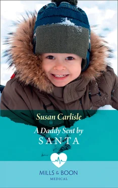 Susan Carlisle A Daddy Sent By Santa обложка книги