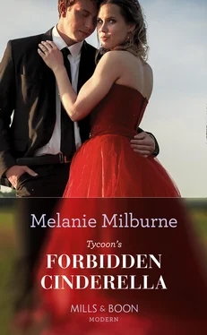 Melanie Milburne Tycoon's Forbidden Cinderella обложка книги