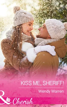 Wendy Warren Kiss Me, Sheriff! обложка книги