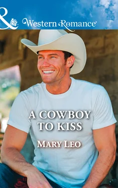 Mary Leo A Cowboy To Kiss обложка книги