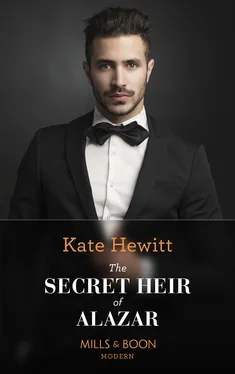 Kate Hewitt The Secret Heir Of Alazar обложка книги