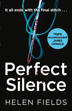 Helen Fields Perfect Silence обложка книги