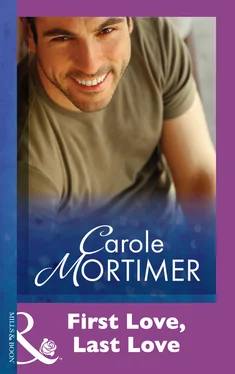 Carole Mortimer First Love, Last Love обложка книги