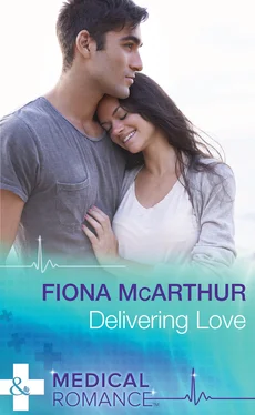 Fiona McArthur Delivering Love обложка книги