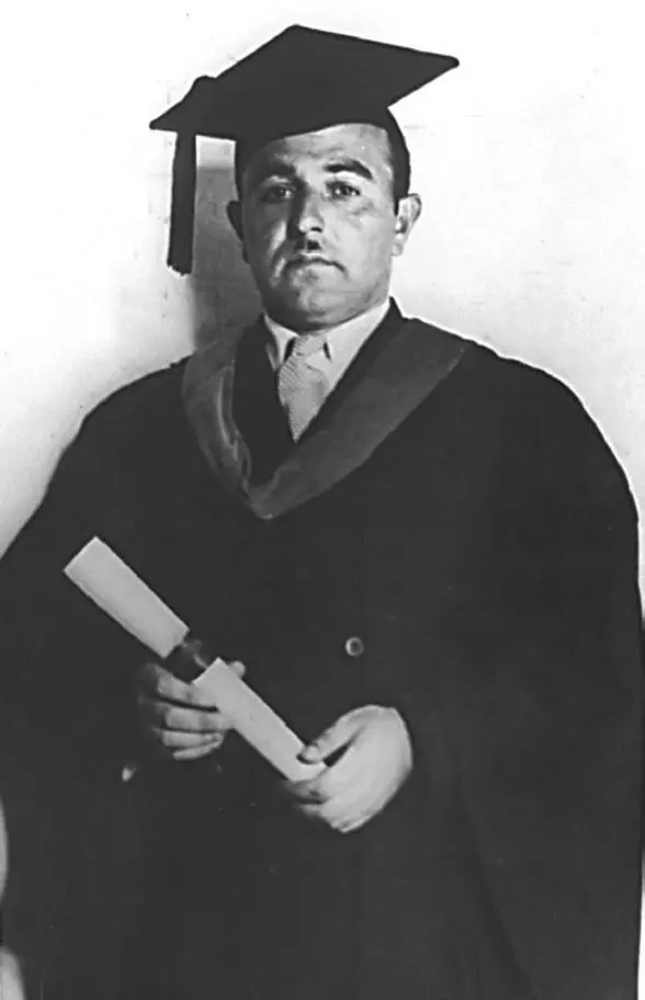 Alexander Gramps graduation Purdue University1933 Klivanss closest - фото 13