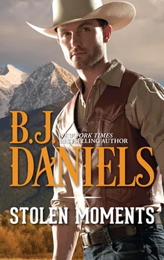 B.J. Daniels Stolen Moments обложка книги