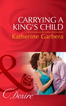 Katherine Garbera Carrying A King's Child обложка книги