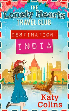 Katy Colins Destination India обложка книги