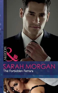 Sarah Morgan The Forbidden Ferrara обложка книги