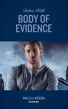 Debra Webb Body Of Evidence обложка книги