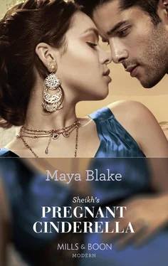 Maya Blake Sheikh's Pregnant Cinderella обложка книги