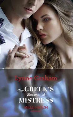 Lynne Graham The Greek's Blackmailed Mistress обложка книги