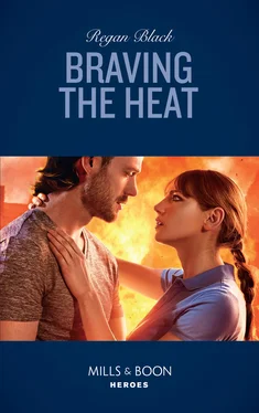 Regan Black Braving The Heat обложка книги