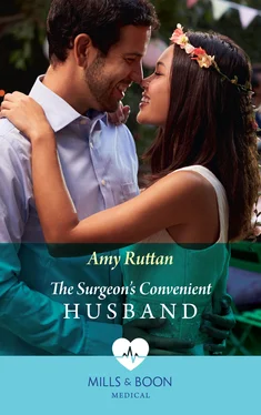 Amy Ruttan The Surgeon's Convenient Husband обложка книги