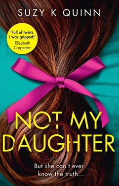 Suzy K Quinn Not My Daughter обложка книги