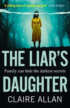 Claire Allan The Liar’s Daughter обложка книги
