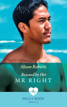 Alison Roberts Rescued By Her Mr Right обложка книги
