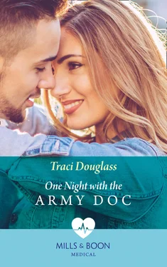 Traci Douglass One Night With The Army Doc обложка книги