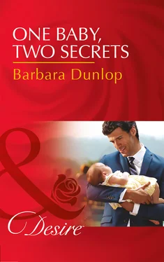 Barbara Dunlop One Baby, Two Secrets обложка книги