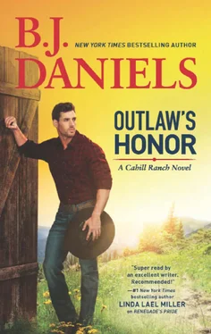 B.J. Daniels Outlaw's Honor обложка книги