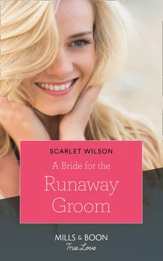 Scarlet Wilson A Bride for the Runaway Groom обложка книги