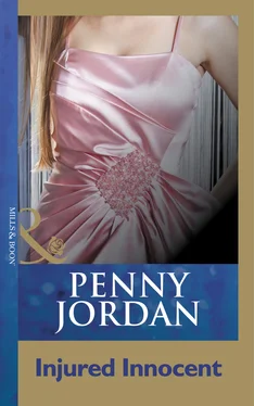 Penny Jordan Injured Innocent обложка книги