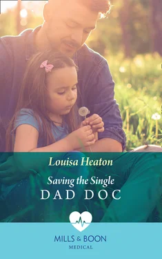 Louisa Heaton Saving The Single Dad Doc обложка книги