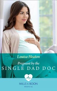 Louisa Heaton Pregnant By The Single Dad Doc обложка книги