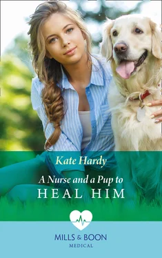 Kate Hardy A Nurse And A Pup To Heal Him обложка книги