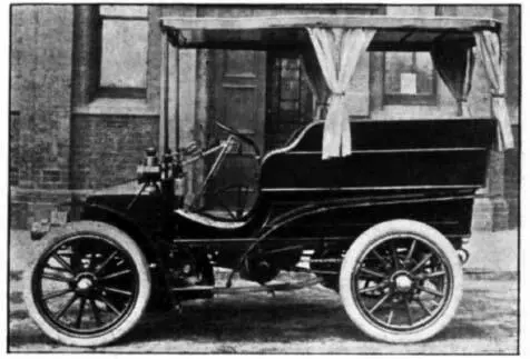 A 1903 Wolseley 10hp wagonette taken from a Wolseley company advert Herbert - фото 14