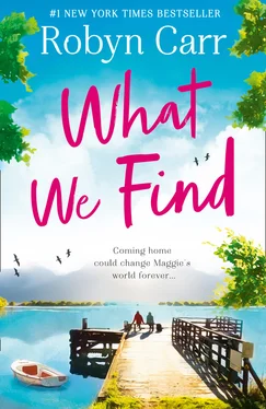 Robyn Carr What We Find обложка книги