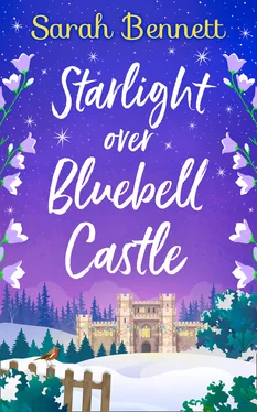 Sarah Bennett Starlight Over Bluebell Castle обложка книги