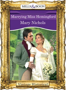 Mary Nichols Marrying Miss Hemingford обложка книги