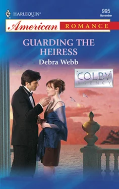 Debra Webb Guarding the Heiress обложка книги