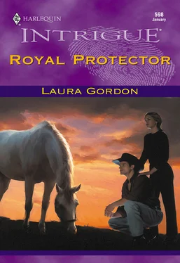 Laura Gordon Royal Protector обложка книги