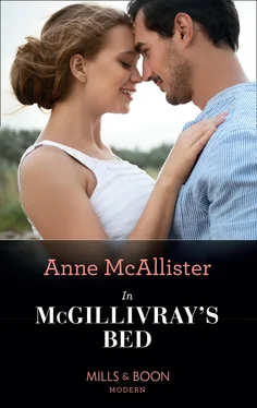 Anne McAllister In Mcgillivray's Bed обложка книги