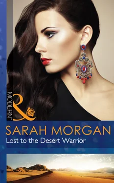 Sarah Morgan Lost to the Desert Warrior обложка книги