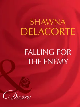 Shawna Delacorte Falling For The Enemy обложка книги