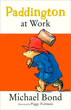 Michael Bond Paddington at Work обложка книги