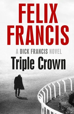 Felix Francis Triple Crown обложка книги