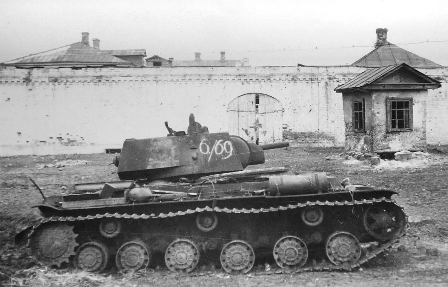 Один смелый немецфотограф сделал в тот день в Орле уникальную серию кадров - фото 25