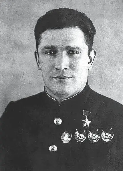Борис Феоктистович Сафонов Фото Североморский летчик 7 ноября 1943 г Борис - фото 22