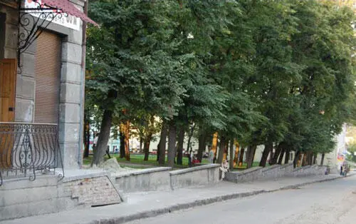 Дрогобыч место гибели Бруно Шульца В связи с этим я отправился в аптеку за - фото 4
