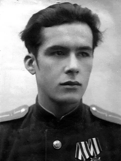 летчик 51го минноторпедного полка 4 мая 1945 года встал вопрос вылета на - фото 5