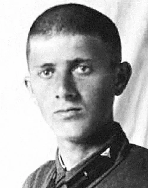 Мирза Реваз Гедеонович Геловани родился 2 марта 1917 года в селе Накалакари у - фото 11